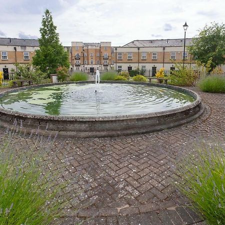Villa Thomas, Off Leeman Road, Sleeps 9 York Exterior foto