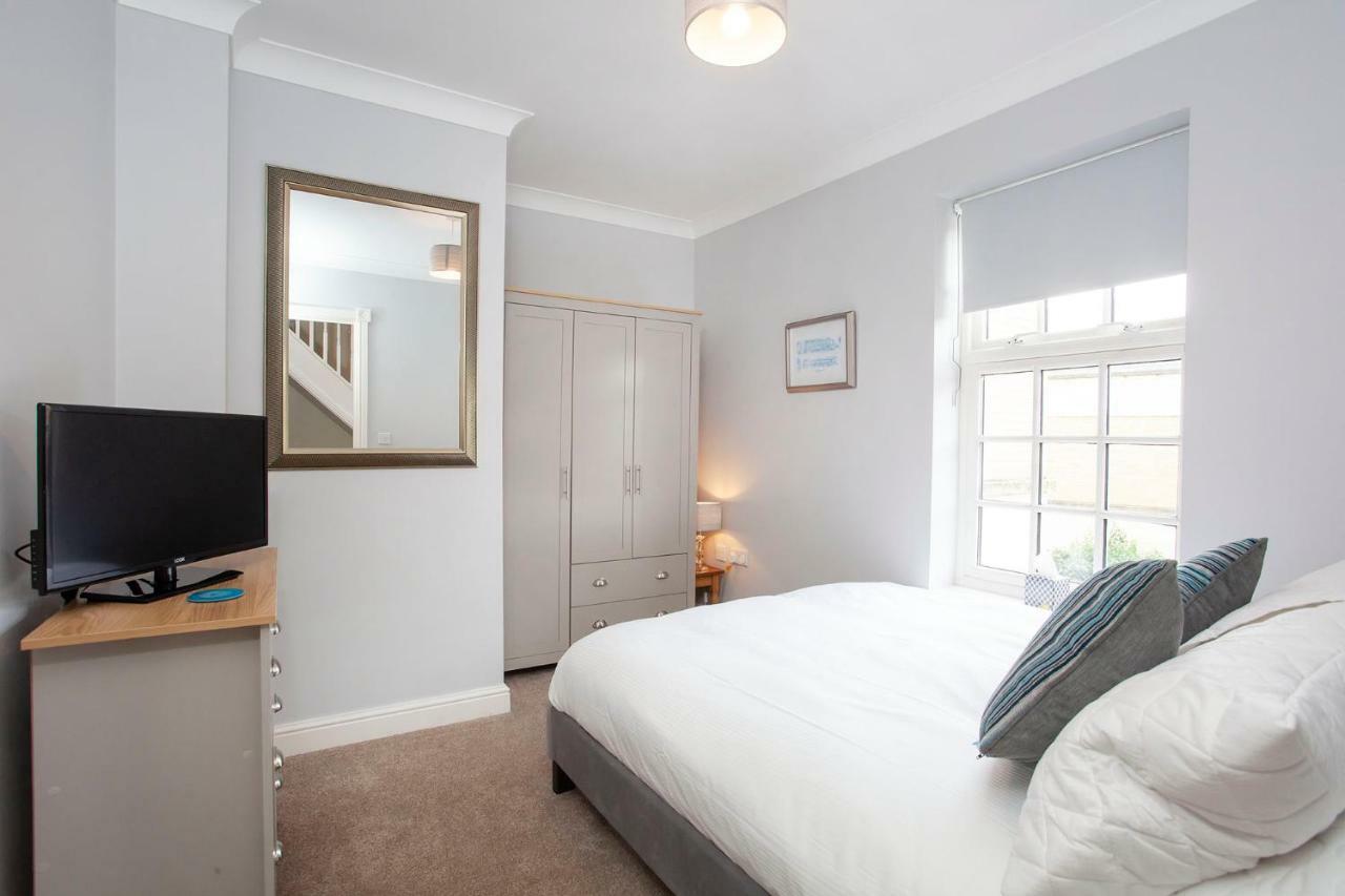 Villa Thomas, Off Leeman Road, Sleeps 9 York Exterior foto