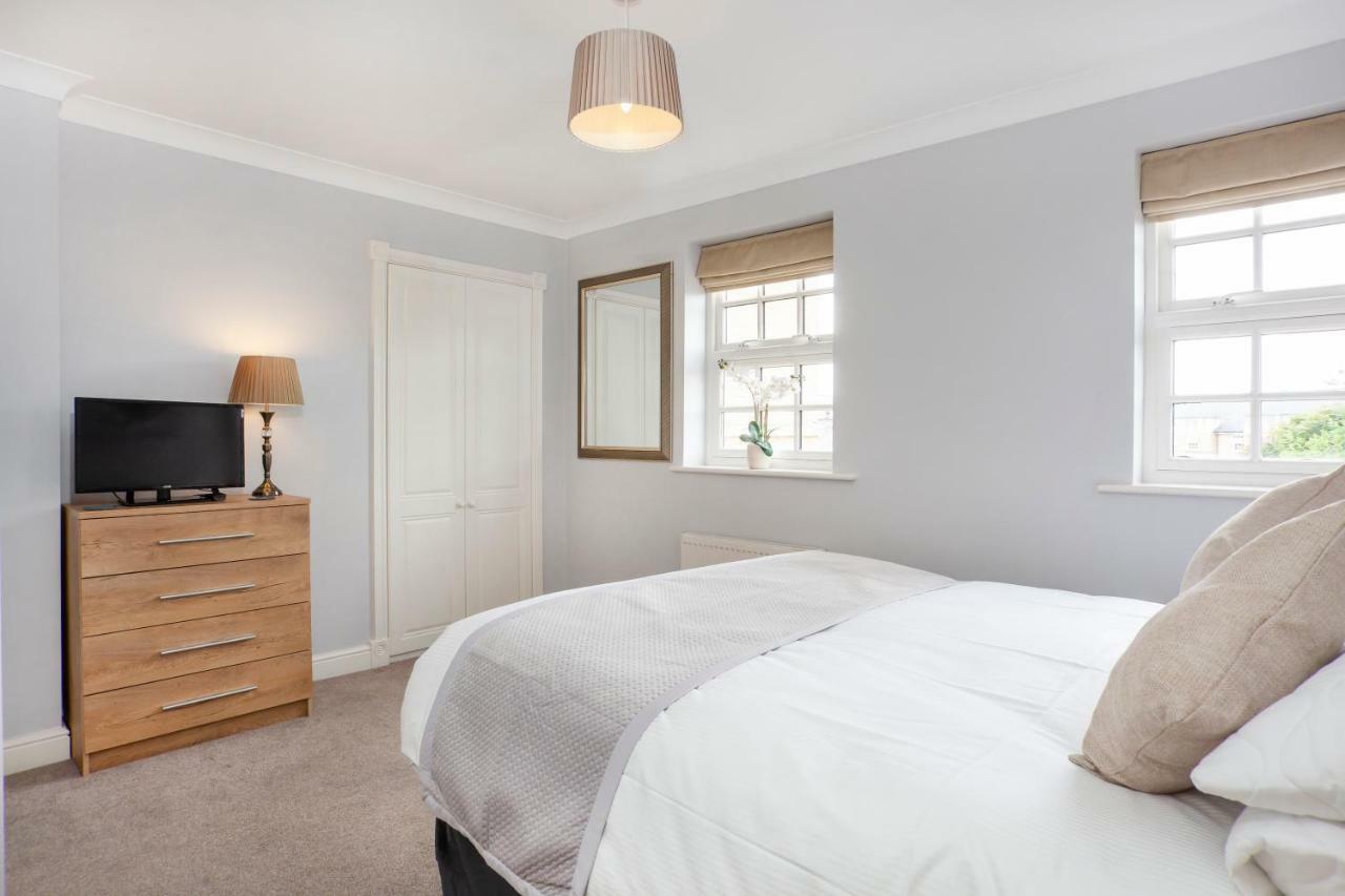 Villa Thomas, Off Leeman Road, Sleeps 9 York Exterior foto
